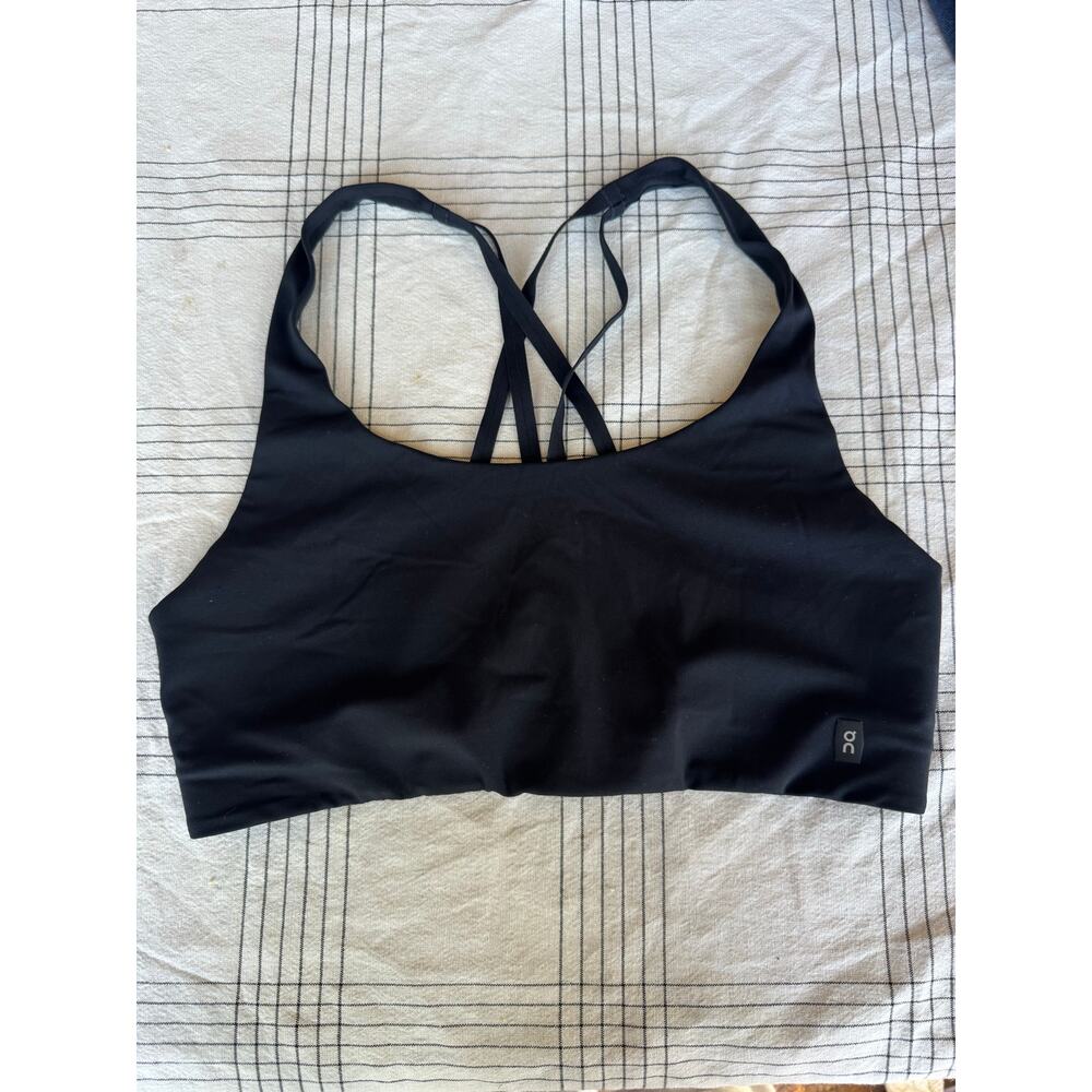 On Running Women’s Black Strappy Crossback Sports Bra | Size M Athletic